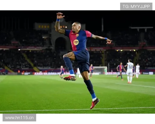 拉菲尼亚vs萨拉赫：现代右边锋的效率与角色适配差异在哪？