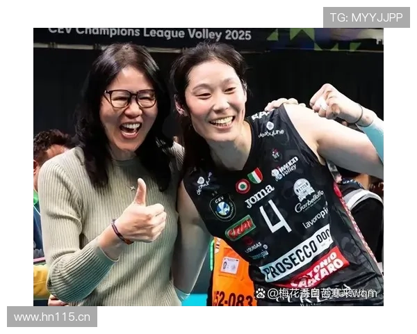 你看郎平比赛场下的吃瓜水平，比谁都溜瘾